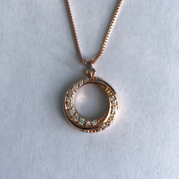 ✨ Gold-plated crystal circle necklace - Picture 1 of 2
